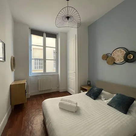 Daire Appartement, Coeur Presqu'ile, 1er